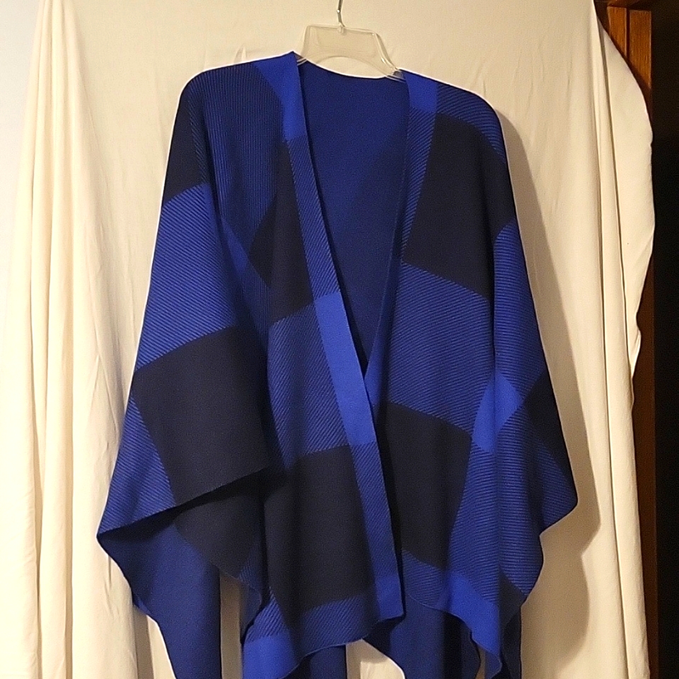 Talbots One Size Navy And Royal Blue Plaid Ruana